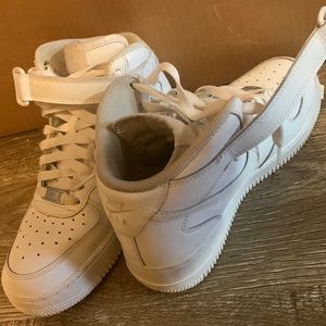 WHITE NIKE AIR FORCE 1’s!!!